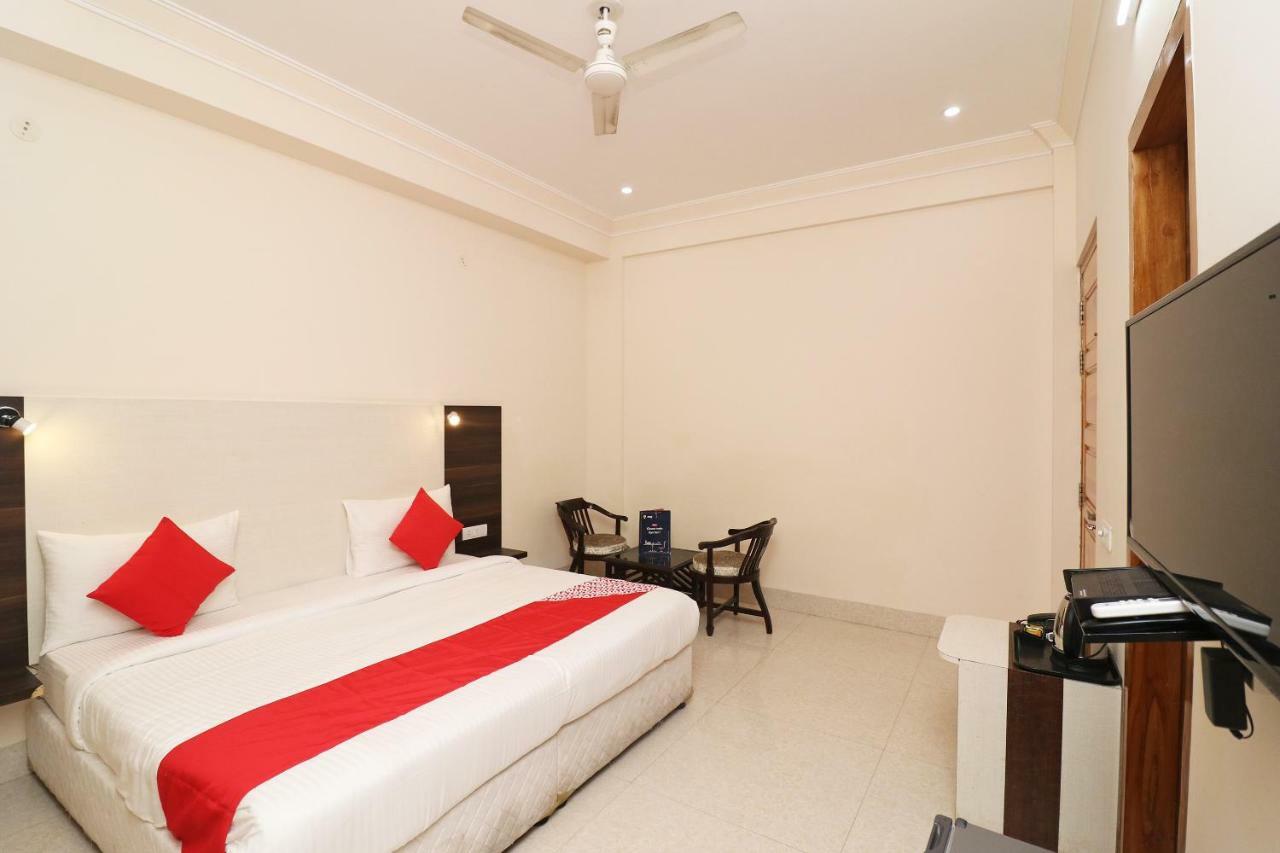 Oyo 33387 Laxmi Lawn And Resort Suite Lucknow Exterior foto